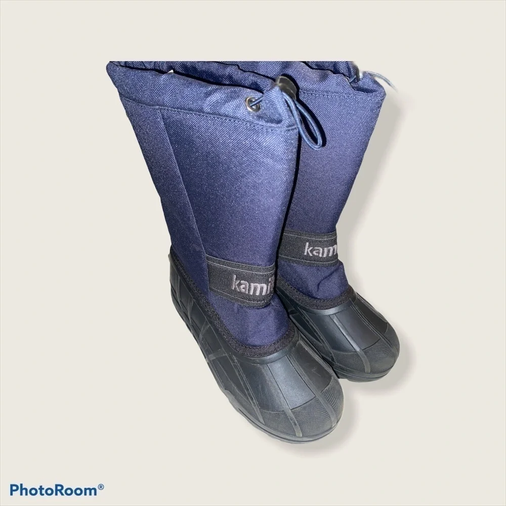 Kamik Kaboom 2 snow boots insulated inside drawstring at top rubber bottoms Sz 5